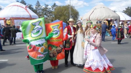 Холдинг «Евразиан Фудс Корпорэйшн» поздравил казахстанцев с Днем единства народов Казахстана